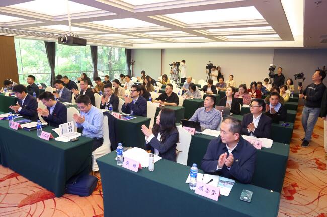 是什么“黑科技”让记者流连忘返?全国30余家主流媒体走进英国上市公司官网365 是什么“黑科技”让记者流连忘返?全国30余家主流媒体走进英国上市公司官网365